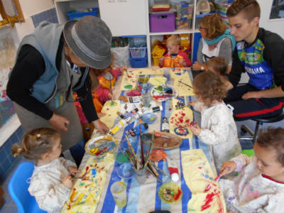 Les crèches de l'Agglomération proposent de nombreuses activités pour les enfants de 0 à 3 ans.