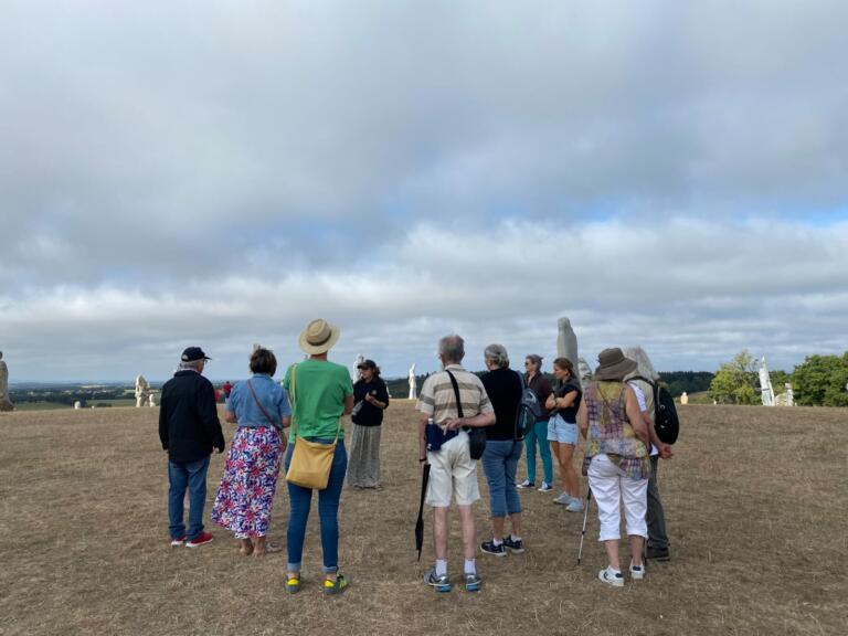 Photo groupe de personne en cercle